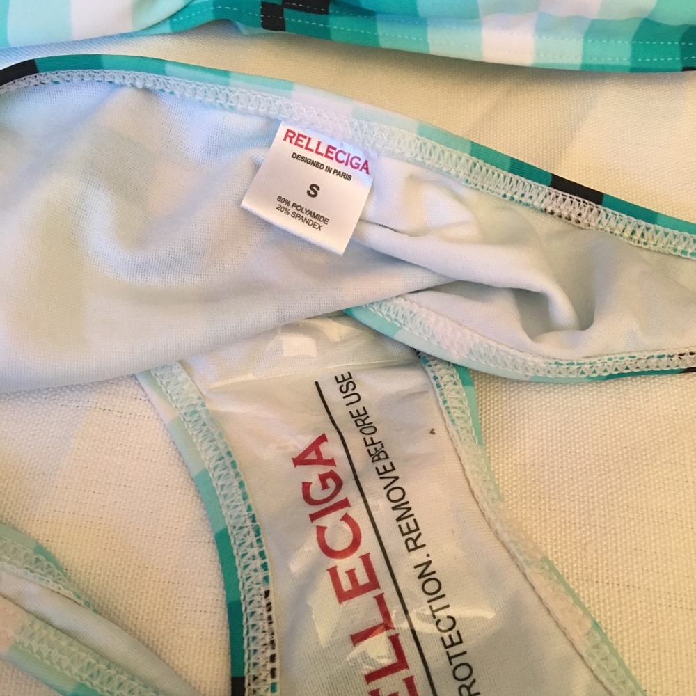 Relleciga • Geometric Bikini - Picture 4 of 8